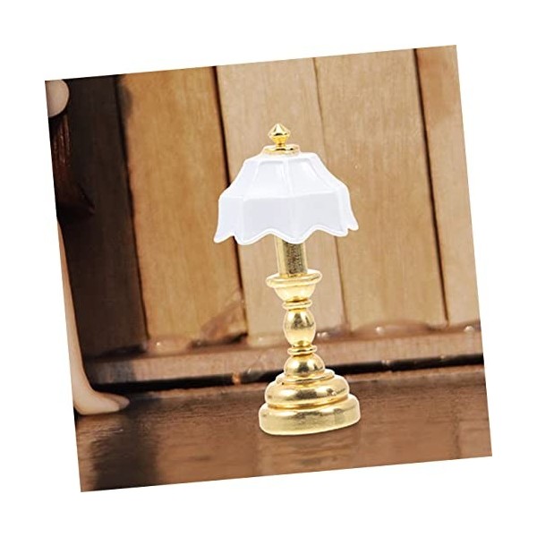 ibasenice 8 Pcs Lampe De Table pour Maison De Poupée Lumières De Maison De Poupée Mini Lumières À Piles pour Centres De Table