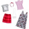 Barbie Fashionistas Kit vêtements de voyage, 2 tenues pour poupée dont jupe, robe, tops et accesssoires, jouet pour enfant, F