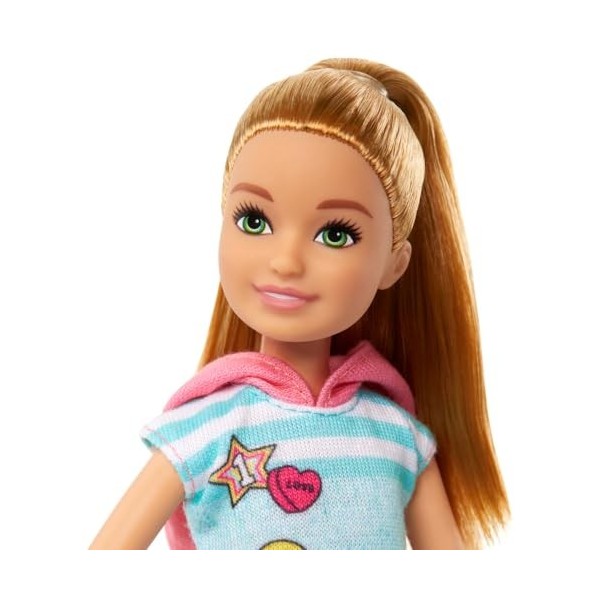 Barbie Poupée Stacie Aux Cheveux Blonds En Queue De Cheval Et Tenue Sport, Avec Chien, Jouets Et Accessoires Inclus, Jouet En