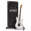 Adrian Smith Iron Maiden Réplique de guitare miniature – Cadeaux musicaux – Ornement fait à la main – Comprend une boîte de