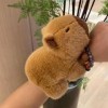 Yongwiory Bracelet à Claque Huggers Capybara,Bracelet Mignon de Claque d’Animal | Bandes à Claquettes en Peluche, Bracelets d