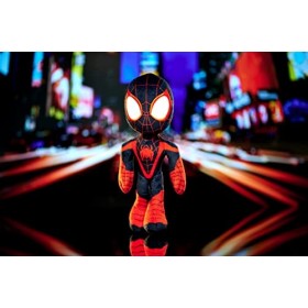 Simba Disney Peluche Miles Morales 25 cm, Personnage de la série Marvel Spidey et Ses Amis surprenants, avec des Yeux Qui Bri