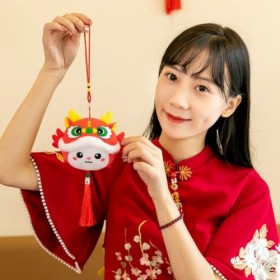 PRETYZOOM Dragon Mascotte en Peluche Pendentif Jouet 2024 Année du Dragon Mascotte en Peluche Pendentif Animal en Peluche Jou