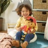 Playskool Poupée habillée pour enfant avec cheveux bruns et chapeau, jouet en peluche avec fermeture éclair, lacets, bouton, 