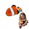 EcoBuddiez - Poisson Clown de Deluxebase. Peluche Douce Moyenne de 30cm Faite de Bouteilles en Plastique Recyclées. Cadeau Ca