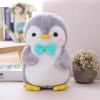 Nicole Knupfer Pingouin en peluche, coussin, cadeau pour enfants/adultes, pingouin avec nœud, 25 cm