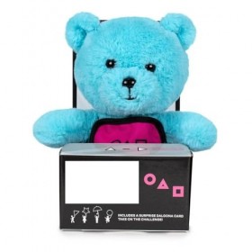 Play by Play SQUID GAME Le défi The Challenge Peluche TEDDY BEAR BLEU avec Box Display Ours avec une carte dalgone, hauteur 2