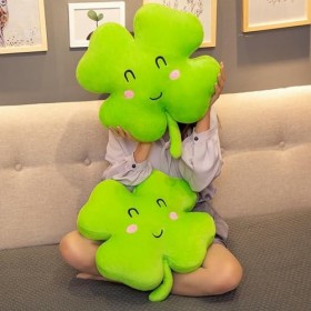 NOpinz Lucky Clover Peluche Oreiller Jouet Peluche Bande Dessinée Plante Poupée Canapé Lit Oreiller Enfants Cadeau D’Annivers