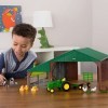 Britains John Deere Hangar de Ferme, Figurines danimaux Compatibles avec Les tracteurs à léchelle 1:32, Convient aux collec