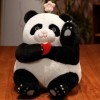 EacTEL Poupée Panda Tenant de la Nourriture Dessin animé Animal Panda Peluche Enfants Cadeau Anniversaire Cadeau de Noël 33cm