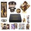 MOTAO Genshin Impact Box Xiao Hu Tao Qiqi Merch Set - Poupée, Poster, Taie doreiller, Figurine, Bracelet, Badge, Porte-clés,