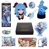 MOTAO Genshin Impact Box Coffret Cadeau avec Peluche, Veilleuse, Poster, Taie doreiller, Stand, Bracelet, Badge, Keychain, P