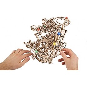 UGEARS Puzzle 3D Bois Kit - Circuit de Billes en Bois avec 10 Billes de Couleur - Maquette en Bois à Construire Puzzle 3D - J