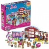 Barbie MEGA Barbie Coffret de Construction Les Écuries avec 3 mini-figurines Barbie et 9 animaux dont 2 chevaux, 286 blocs de