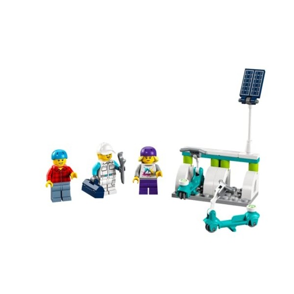 LEGO City 40526 Lot de 50 mini-figurines de scooter électrique et station de chargement avec mini figurines de grand-père