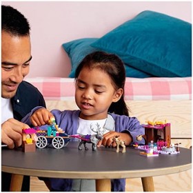 LEGO 41166 Disney L’Aventure en Calèche d’Elsa, Jouet de Construction, Écurie, Mini-poupée Elsa et Figurines Animaux, Reine d