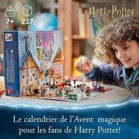 LEGO 76418 Harry Potter Le Calendrier de l’Avent 2023, avec 24 Cadeaux Dont 18 Sets du Village de Pré-au-Lard et 6 Minifiguri