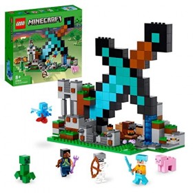 LEGO 21244 Minecraft L’Avant-Poste de l’Épée, Jouet de Construction, avec Figurines Creeper, Guerrier Gardien et Squelette, C