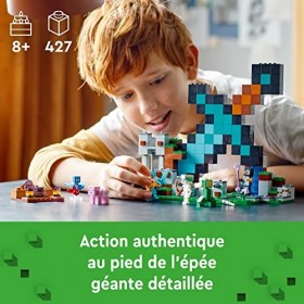 LEGO 21244 Minecraft L’Avant-Poste de l’Épée, Jouet de Construction, avec Figurines Creeper, Guerrier Gardien et Squelette, C