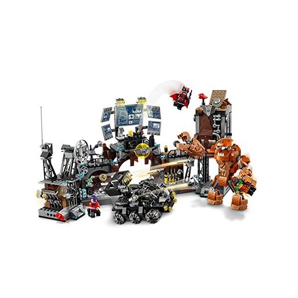 LEGO® DC Comics Super Heroes - lInvasion de la Batcave par Gueule dargile, Univers Batman avec 6 Figurines Super Heroes Jo