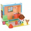 Hey Duggee Jeu de Cuisine Duggee avec Figurines de Jeu, Ensemble de Figurines de Jeu en déplacement, Toile de Fond en Carton 