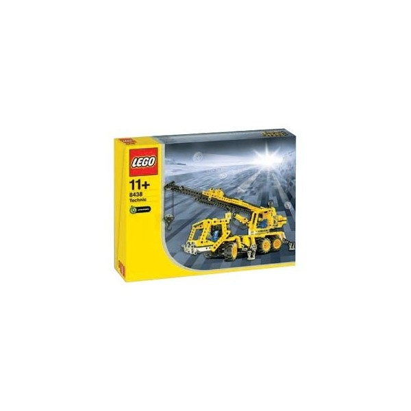 LEGO Technic 8438 Pneumatic Crane Truck