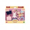 Calico Critters Snow Rabbit Kit de voyage pour le week-end des mères, maison de poupée avec figurine et accessoires