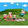 Peppa Pig 92613 Pig PEP0038 Kit de Jeu pour Enfant avec 4 Personnages exclusifs Peppa, Schorsch, Maman et Papa Pig avec Tache