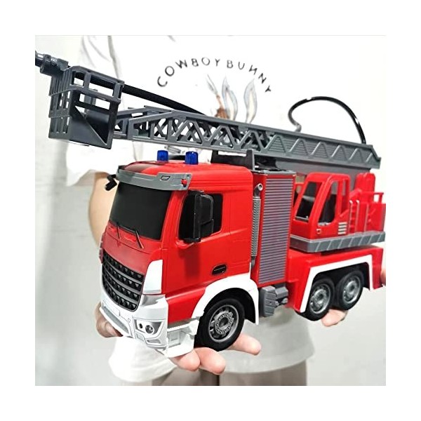 1/24 RC Camion de Sauvetage 2.4G Télécommande Camion de Pompiers Voitures Radiocommandées Jet dEau Échelle Pompier Jouets Ga