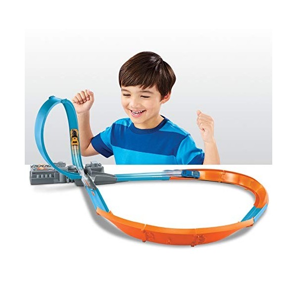 Hot Wheels Circuit motorisé en 8, coffret de jeu pour petites voitures avec pistes, jouet pour enfant, GGF92