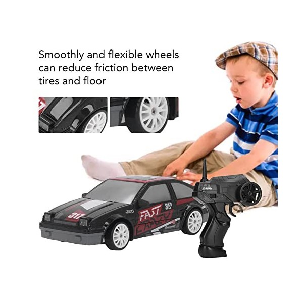 Ayayu Voiture télécommandée, USB Rechargeable 1/24 RC Drift Race Car avec 6 Road Blocks, 35m Range RC Car Toy for Kids Boy Gi