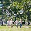 Machine à Bulles,Portable Machine à Bulles de Savon Scène Machine à Bulles Enfant avec Télécommande,1L Capacité du réservoir 