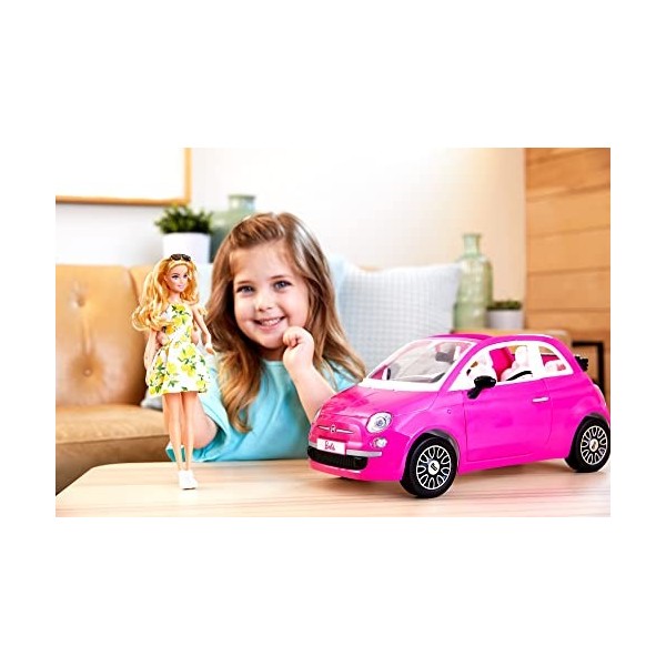 Barbie et sa Fiat 500, Cofret véhicule 4 places rose et poupée Barbie avec habillage et accessoires, cadeau pour enfants de 3